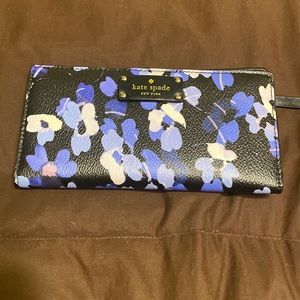 NWT Kate Spade Flora Wallet